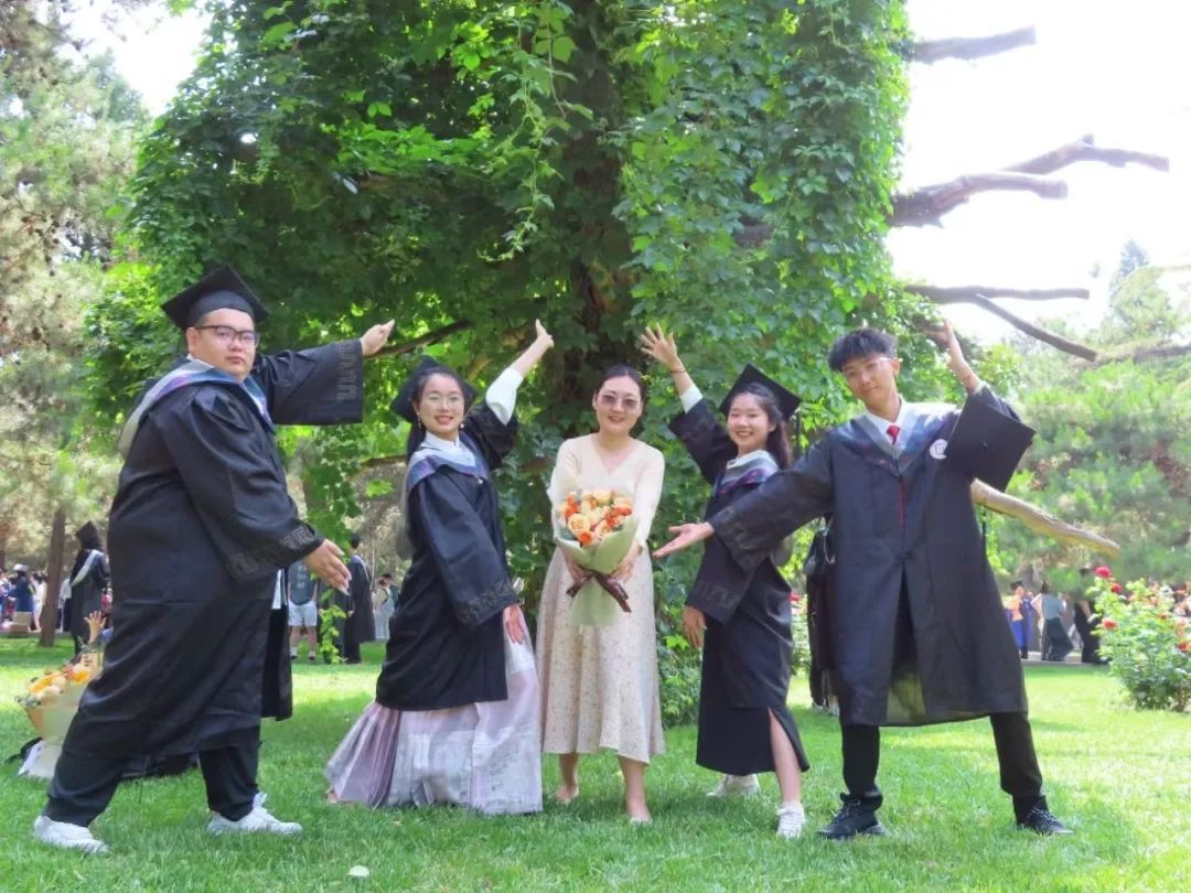 榜樣丨生命與環(huán)境科學學院劉明潔：從“考研橙子”到紅苗引路人